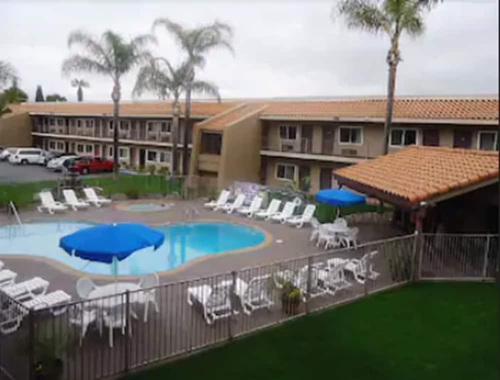 Travelodge By Wyndham Hemet Ca Εξωτερικό φωτογραφία